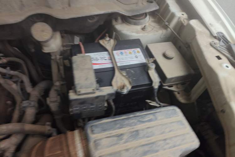 Used Dongfeng Fengon 580 2016 1.8L Manual Comfort Model Engine Bay Left
