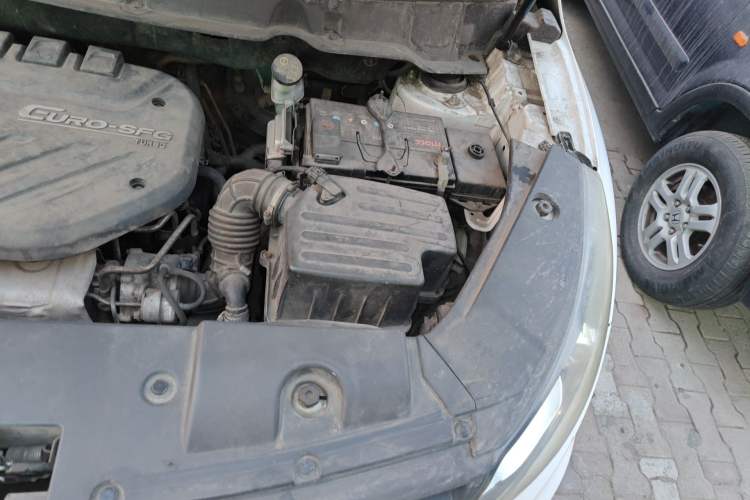 Used Dongfeng Fengon 580 2016 1.5T Manual Luxury Edition Engine Bay Left