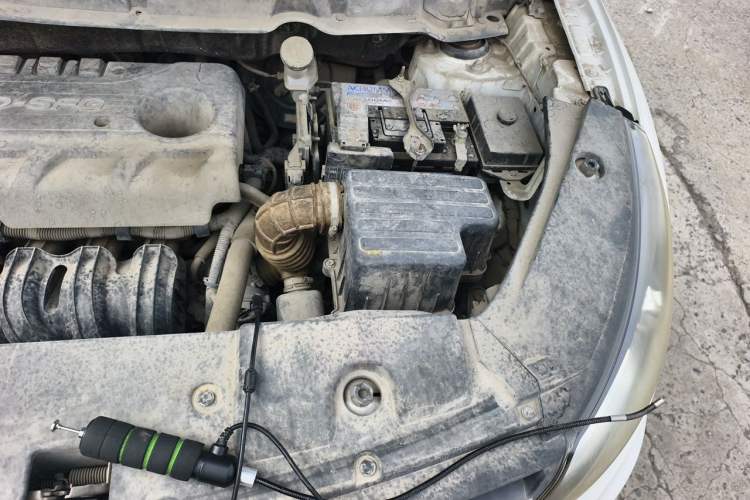 Used Dongfeng Fengon 580 2016 1.8L Manual Comfort Model Engine Bay Left