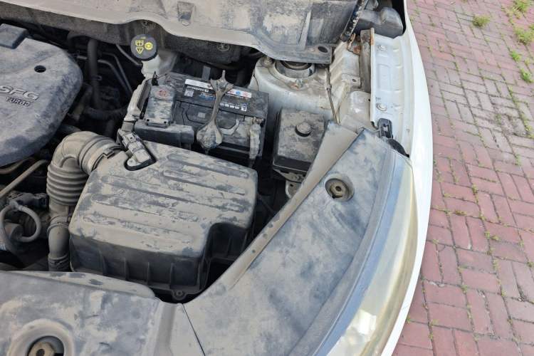 Used Dongfeng Fengon 580 2016 1.5T Manual Luxury Edition Engine Bay Left