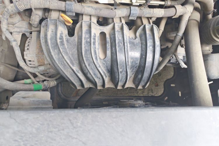 Used Dongfeng Fengon 580 2016 1.8L Manual Comfort Model Engine Bay