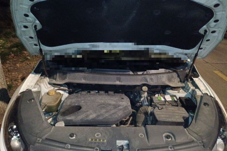 Used Dongfeng Fengon 580 2016 1.5T Manual Luxury Edition Engine Bay