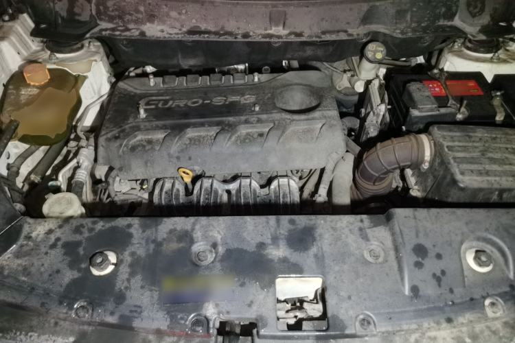 Used Dongfeng Fengon 580 2016 1.8L Manual Comfort Model Engine Bay