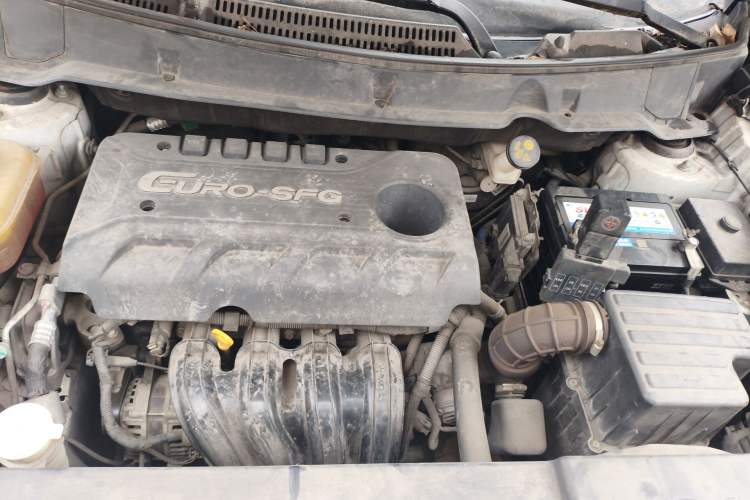 Used Dongfeng Fengon 580 2016 1.8L Manual Comfort Model Engine Bay
