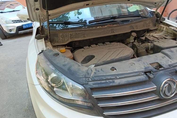 Used Dongfeng Fengon 580 2016 Revised Version 1.5T CVT Luxury Edition Engine Bay Right