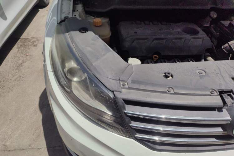 Used Dongfeng Fengon 580 2016 1.8L Manual Comfort Model Engine Bay Right