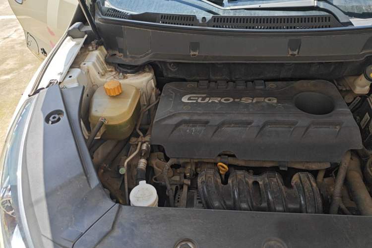 Used Dongfeng Fengon 580 2016 1.8L Manual Comfort Model Engine Bay Right