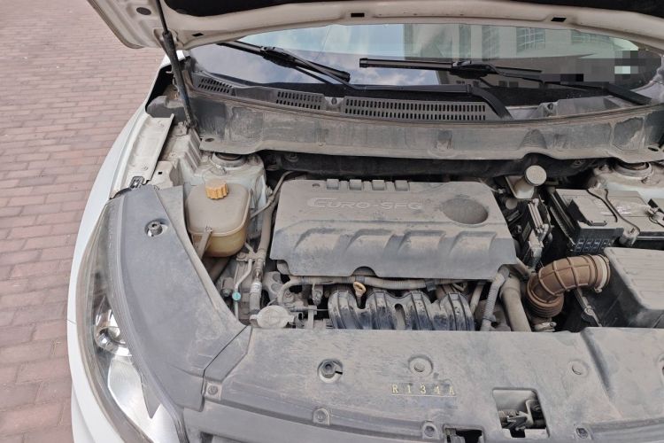 Used Dongfeng Fengon 580 2016 1.8L Manual Comfort Model Engine Bay Right