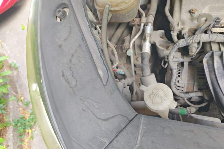 Used Dongfeng Fengon 580 2016 1.8L Manual Comfort Model Engine Bay Right