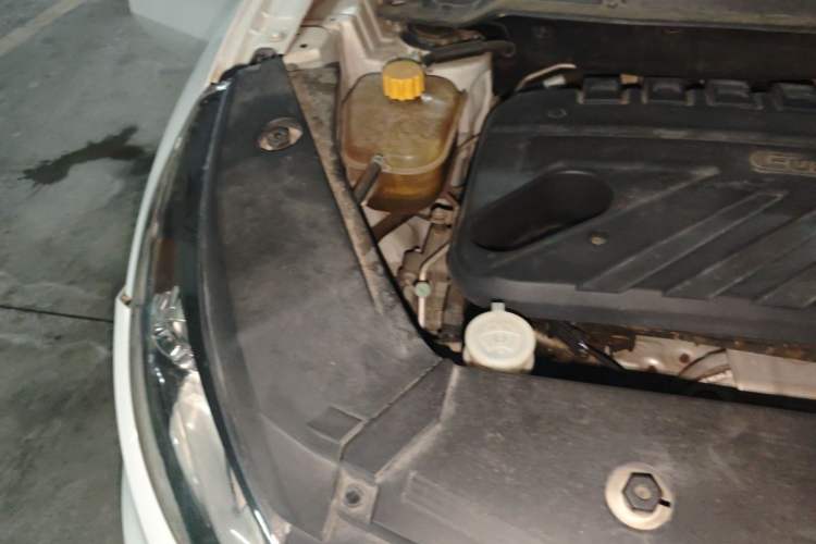 Used Dongfeng Fengon 580 2016 1.5T CVT Luxury Model Engine Bay Right