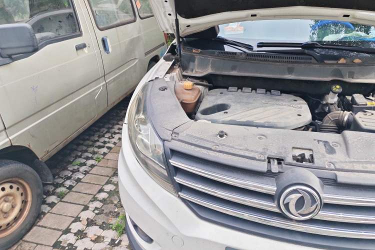 Used Dongfeng Fengon 580 2016 Revised Version 1.5T CVT Luxury Edition Engine Bay Right
