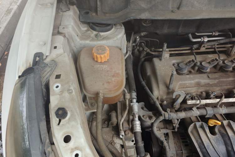 Used Dongfeng Fengon 580 2016 1.8L Manual Comfort Model Engine Bay Right