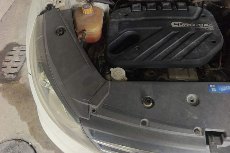 Used Dongfeng Fengon 580 2016 Revised Version 1.5T CVT Luxury Edition Engine Bay Right