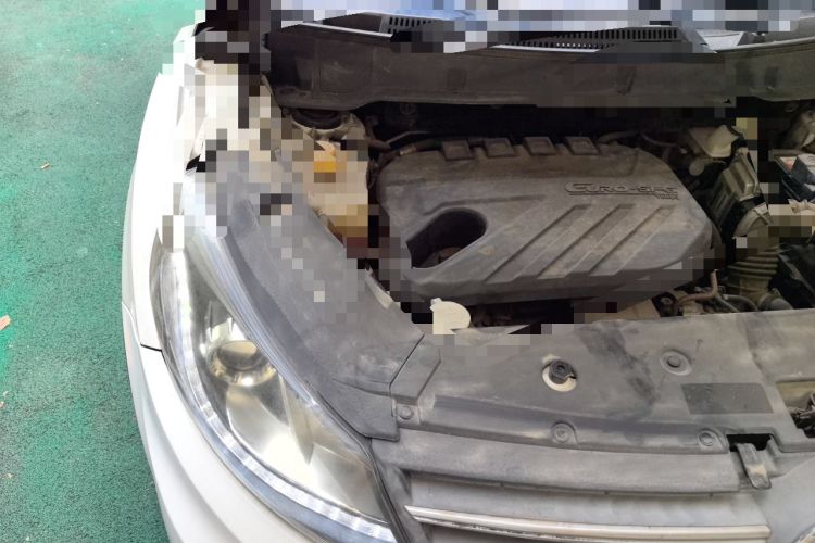 Used Dongfeng Fengon 580 2016 1.5T Manual Luxury Edition Engine Bay Right