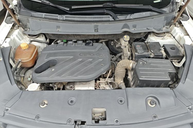 Used Dongfeng Fengon 580 2016 Revised Version 1.5T CVT Luxury Edition Engine Bay