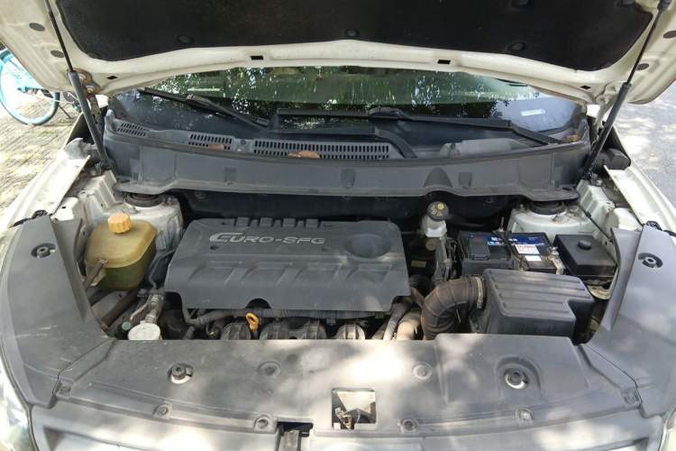 Used Dongfeng Fengon 580 2016 1.8L Manual Comfort Model Engine Bay