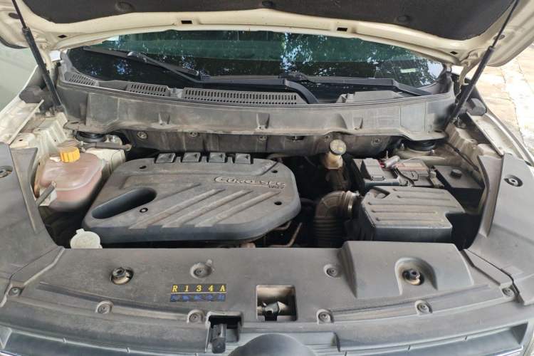 Used Dongfeng Fengon 580 2016 Revised Version 1.5T CVT Luxury Edition Engine Bay