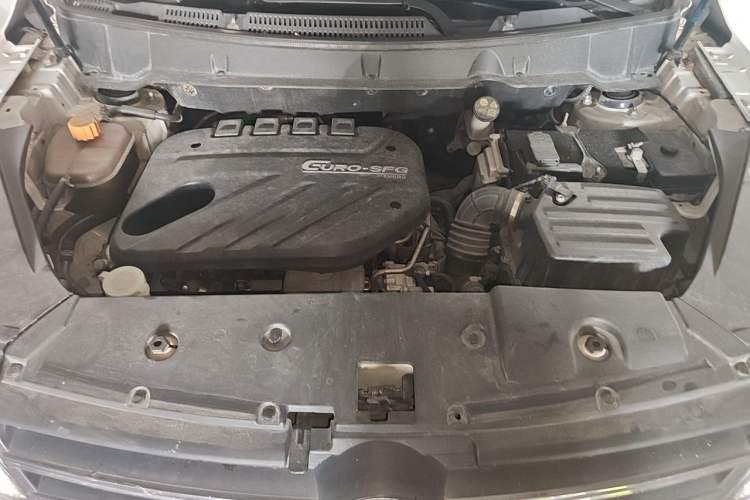 Used Dongfeng Fengon 580 2016 1.5T Manual Luxury Edition Engine Bay