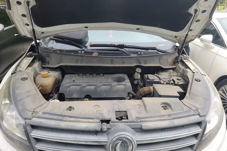 Used Dongfeng Fengon 580 2016 1.8L Manual Comfort Model Engine Bay