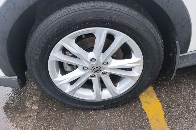 Used Dongfeng Fengon 580 2016 1.8L Manual Comfort Model Exterior 2