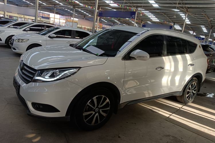 Used Dongfeng Fengon 580 2016 Revised Version 1.5T CVT Luxury Edition Exterior 3