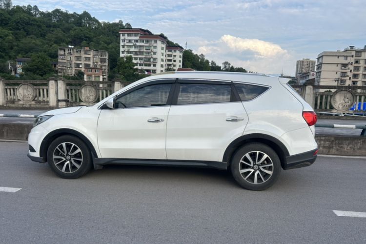 Used Dongfeng Fengon 580 2016 Revised Version 1.5T CVT Luxury Edition Exterior 3