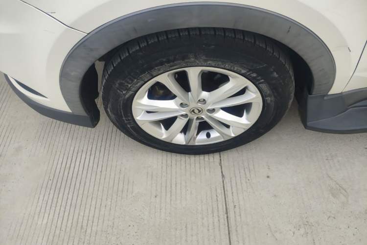 Used Dongfeng Fengon 580 2016 Revised Version 1.5T CVT Comfort Edition Exterior 4