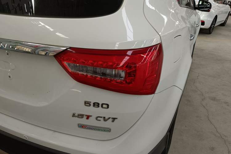 Used Dongfeng Fengon 580 2016 Revised Version 1.5T CVT Luxury Edition Exterior 6