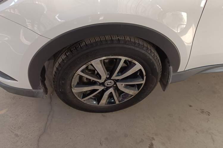 Used Dongfeng Fengon 580 2016 Revised Version 1.5T CVT Luxury Edition Exterior 7