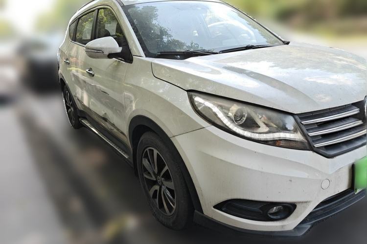 Used Dongfeng Fengon 580 2016 1.5T Manual Luxury Edition Front Right 45 Deg