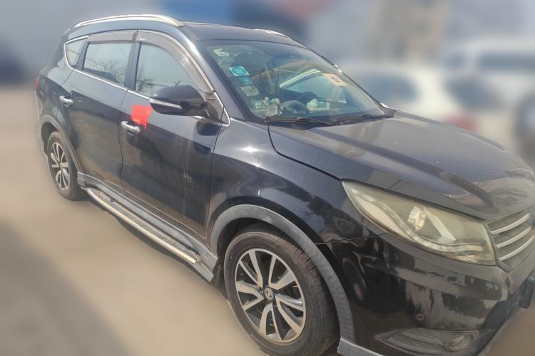 Used Dongfeng Fengon 580 2016 1.5T Manual Luxury Edition Front Right 45 Deg