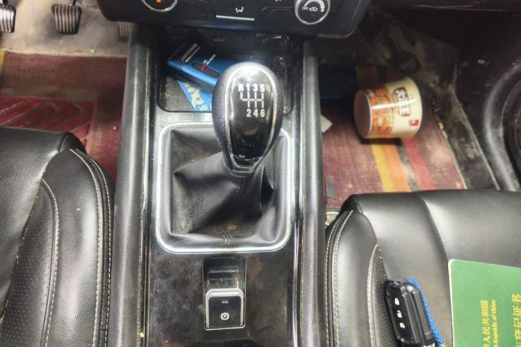 Used Dongfeng Fengon 580 2016 1.5T Manual Luxury Edition Gear Lever