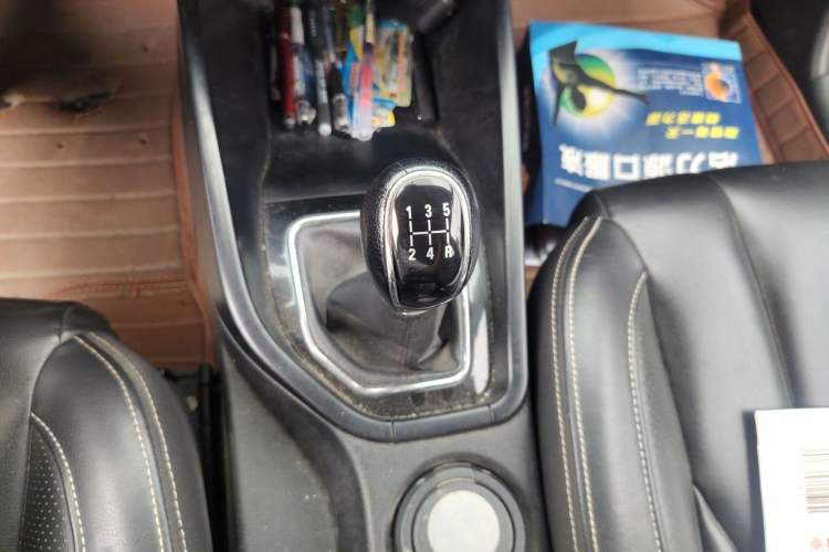 Used Dongfeng Fengon 580 2016 1.8L Manual Comfort Model Gear Lever