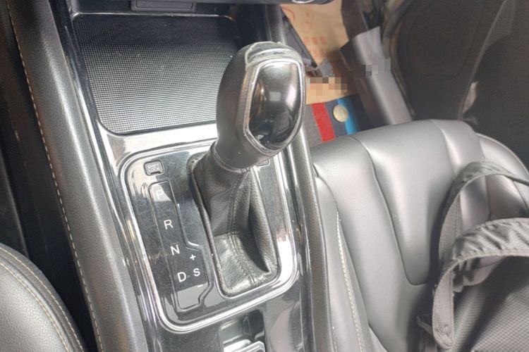 Used Dongfeng Fengon 580 2016 Revised Version 1.5T CVT Luxury Edition Gear Lever