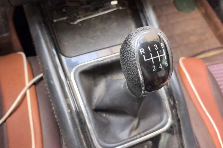 Used Dongfeng Fengon 580 2016 1.5T Manual Luxury Edition Gear Lever