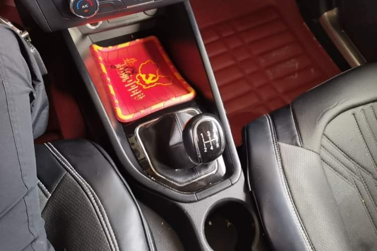 Used Dongfeng Fengon 580 2016 1.8L Manual Comfort Model Gear Lever
