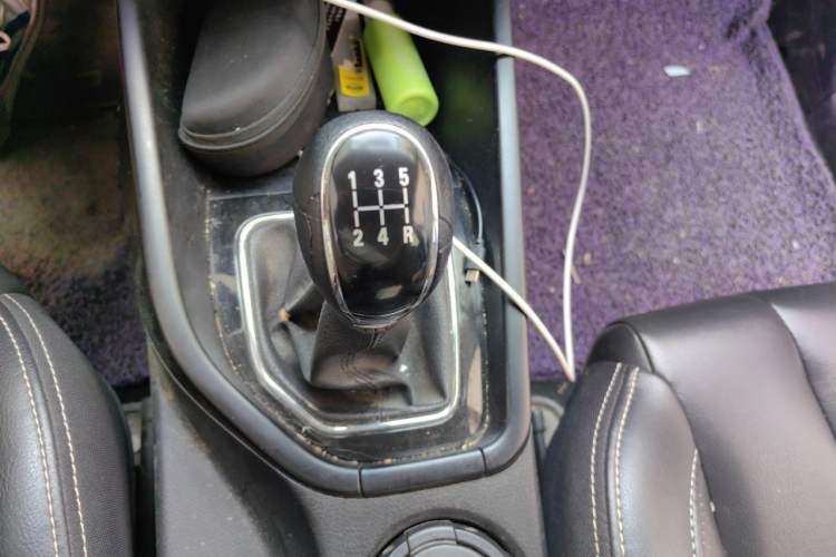 Used Dongfeng Fengon 580 2016 1.8L Manual Comfort Model Gear Lever
