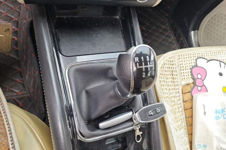 Used Dongfeng Fengon 580 2016 1.5T Manual Luxury Edition Gear Lever