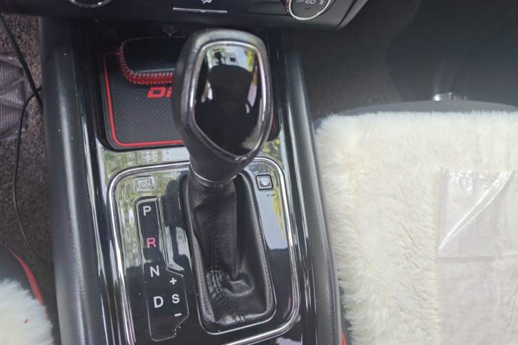 Used Dongfeng Fengon 580 2016 1.5T CVT Luxury Model Gear Lever