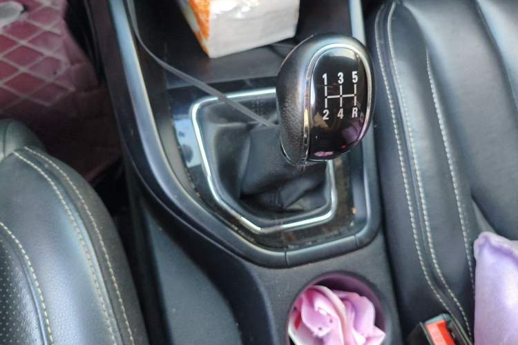 Used Dongfeng Fengon 580 2016 1.8L Manual Comfort Model Gear Lever