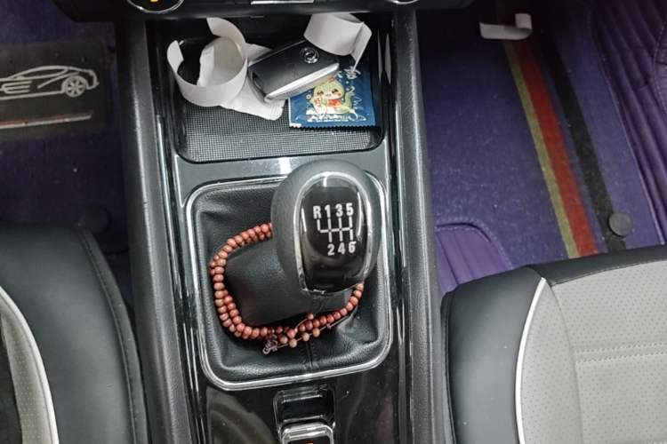 Used Dongfeng Fengon 580 2016 1.5T Manual Luxury Edition Gear Lever
