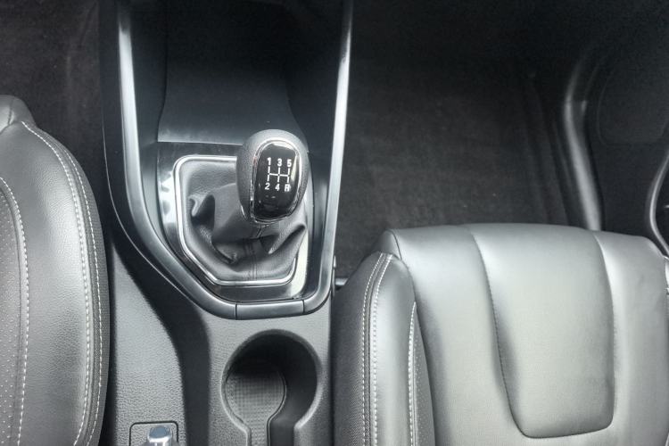 Used Dongfeng Fengon 580 2016 1.8L Manual Comfort Model Gear Lever