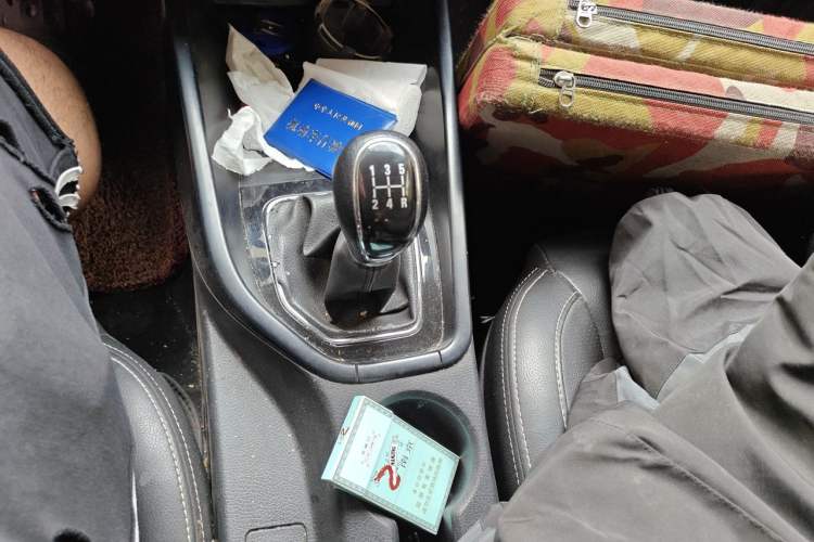 Used Dongfeng Fengon 580 2016 1.8L Manual Comfort Model Gear Lever