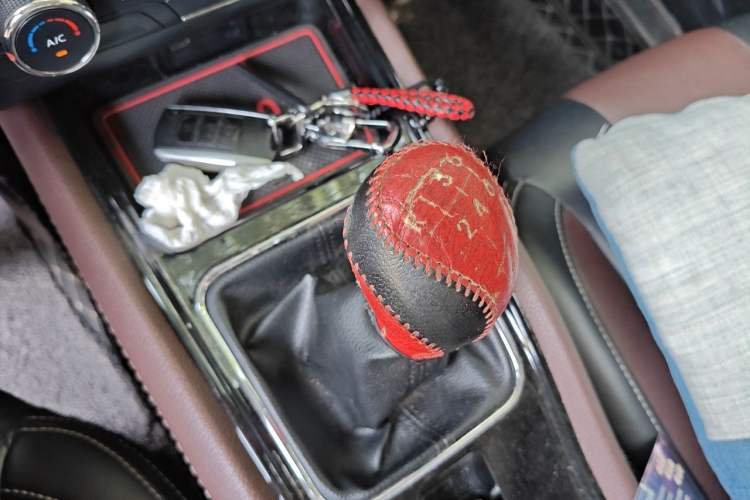 Used Dongfeng Fengon 580 2016 1.5T Manual Luxury Edition Gear Lever