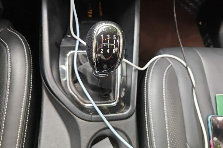 Used Dongfeng Fengon 580 2016 1.8L Manual Comfort Model Gear Lever