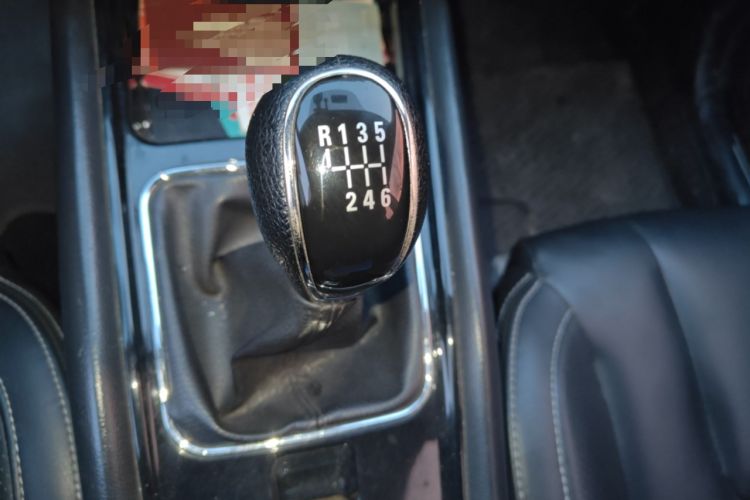 Used Dongfeng Fengon 580 2016 1.5T Manual Luxury Edition Gear Lever