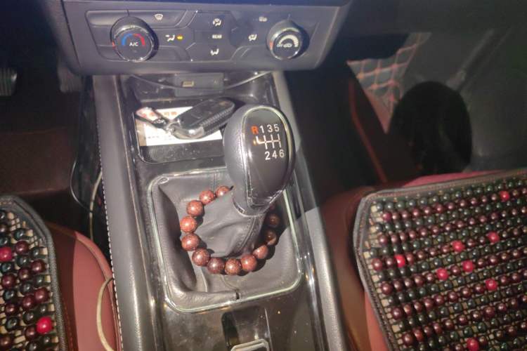 Used Dongfeng Fengon 580 2016 1.5T Manual Comfort Model Gear Lever