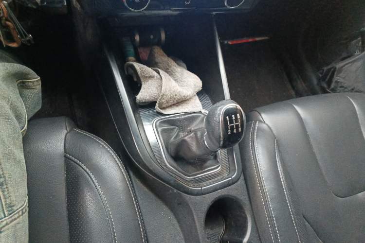 Used Dongfeng Fengon 580 2016 1.8L Manual Comfort Model Gear Lever
