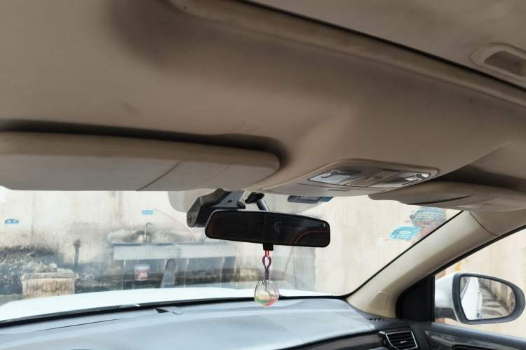 Used Dongfeng Fengon 580 2016 1.5T Manual Luxury Edition Headliner