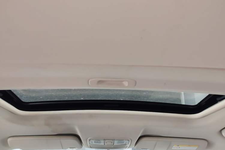 Used Dongfeng Fengon 580 2016 1.8L Manual Comfort Model Headliner